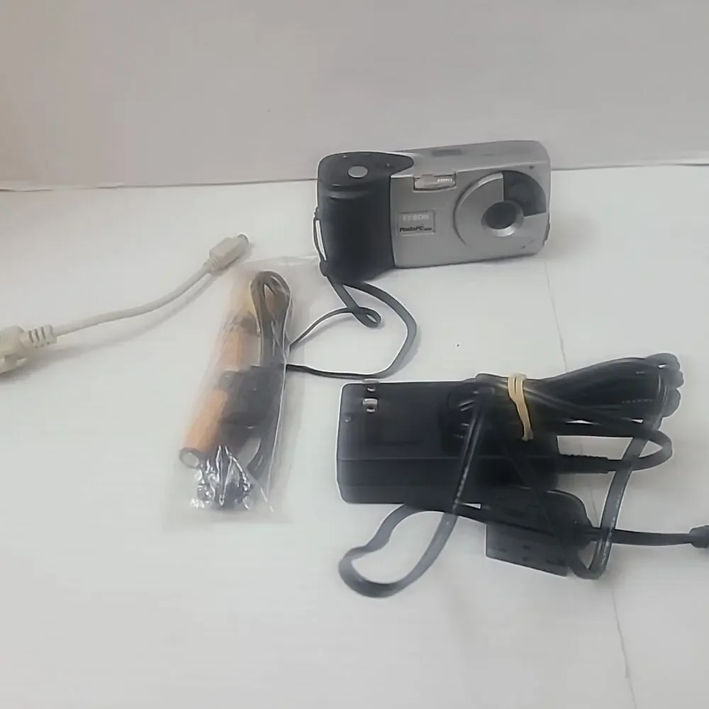 Epson PhotoPC 600 Vintage Digital Camera Tested Working w Manual 1990s